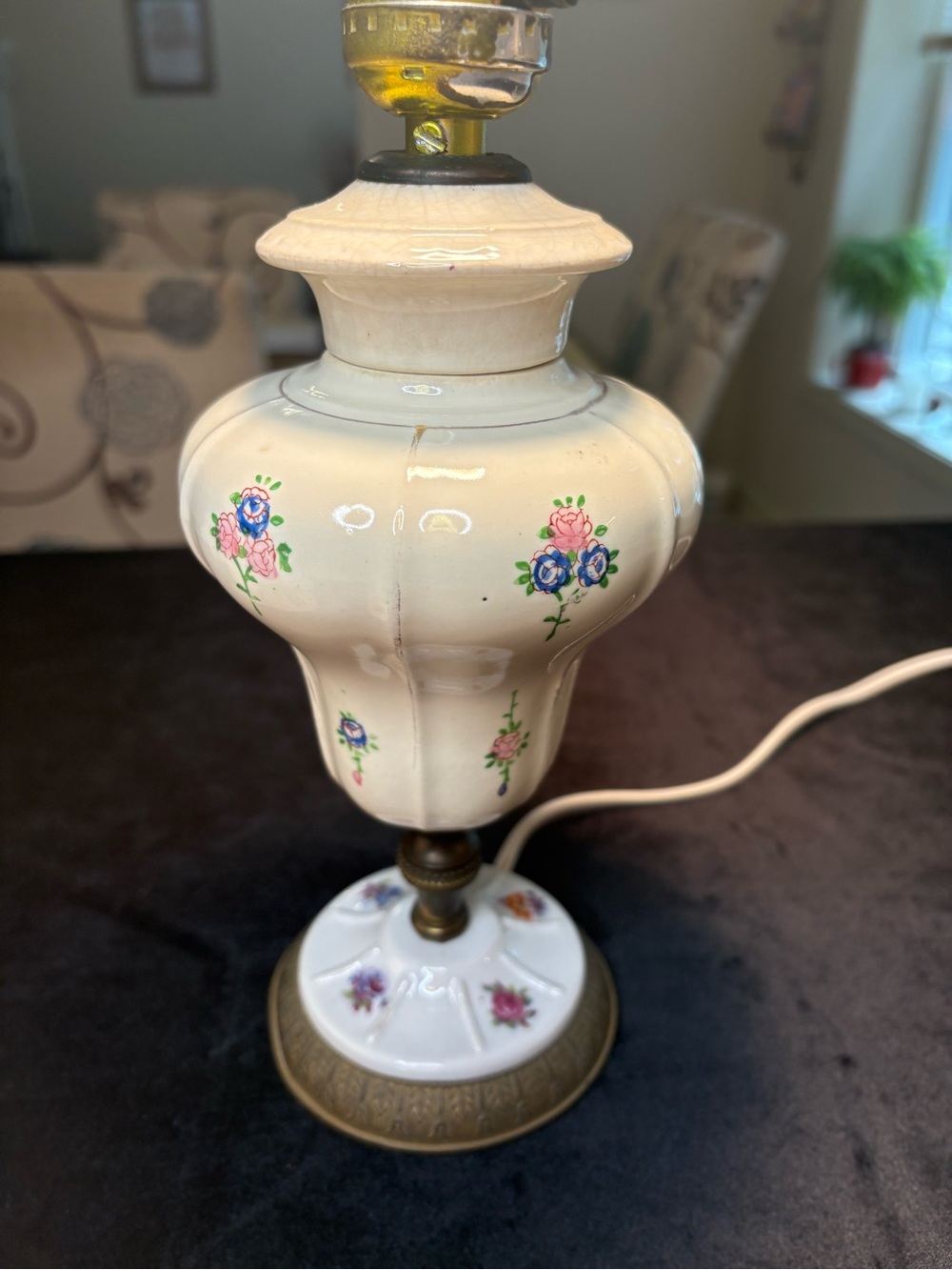 Vintage Porcelain Table Lamp/ Matching Hexigonal Fabric Shade - Picture 7 of 16